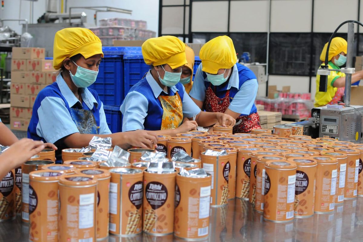 Biaya-biaya yang harus dikeluarkan untuk terjadinya produksi barang adalah