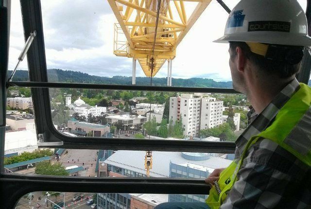 OPERATOR CRANE ADALAH: Peran, Tugas dan Tanggung Jawab