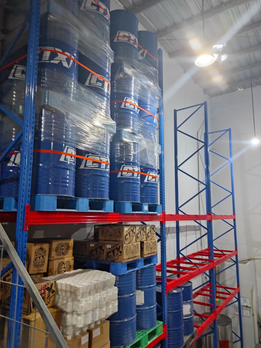 INSTALASI RAK PALLET BESI GUDANG BESAR / RAK GUDANG HEAVY DUTY KAPASITAS 2 TON / LEVEL TINGGI 8 METER DI BATU CEPER TANGERANG OLEH TIM RAJA RAK INDONESIA | Rakgudangheavyduty.com & Rajarakgudang.co.id