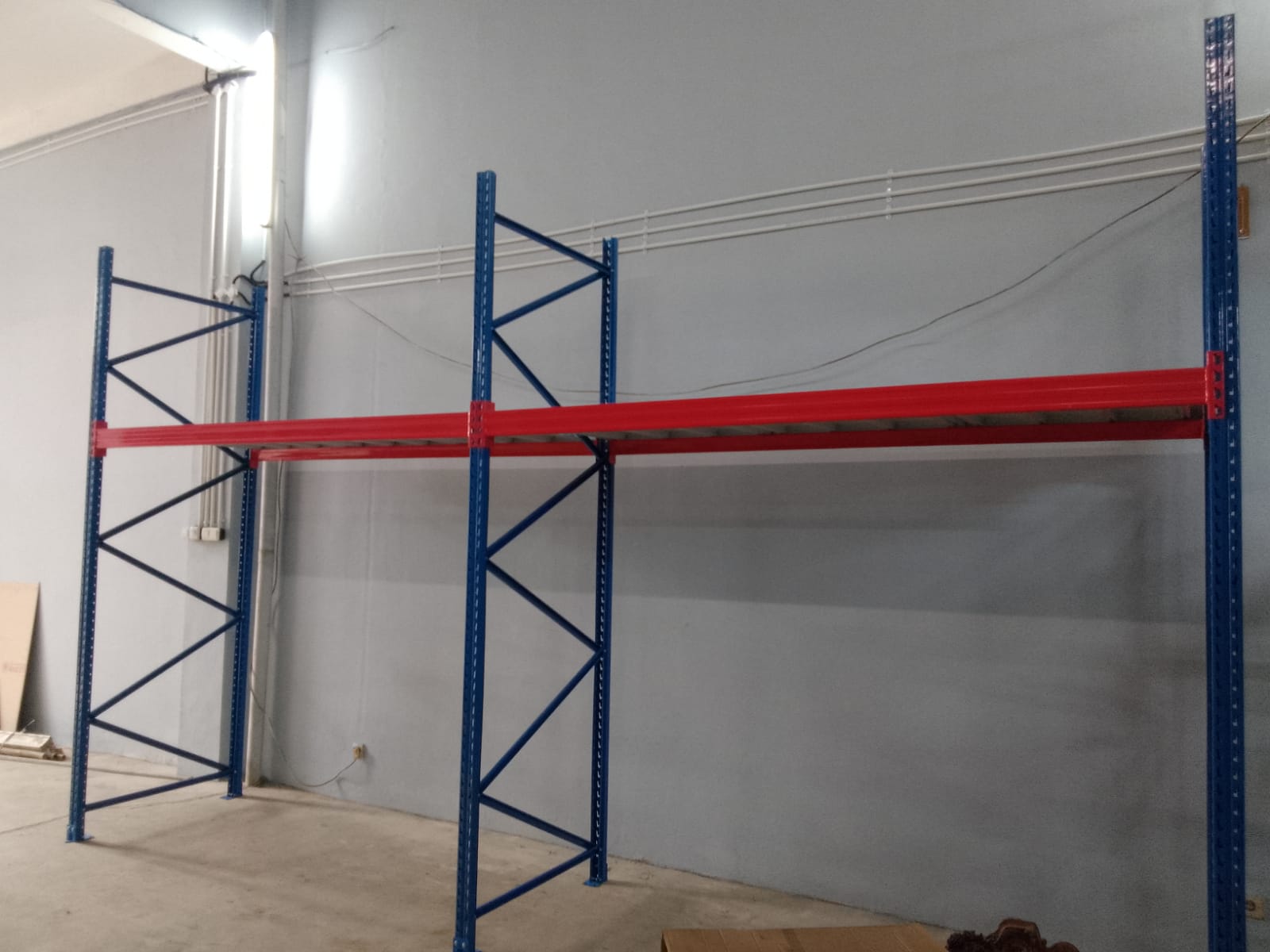 Pemasangan Rak Besi Gudang Industri Heavy Duty Tipe RR-1000 Kapasitas 1 Ton / Level, Ukuran 240x100x300 cm, di Penjaringan, Jakarta Utara oleh Tim RAJA RAK INDONESIA