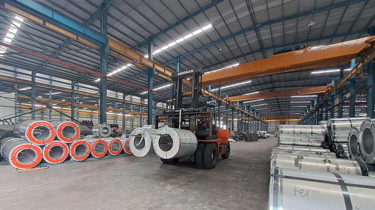 PERGUDANGAN: ARTI, FUNGSI, JENIS, AKTIVITAS, SISTEM, MANAJEMEN & CONTOH